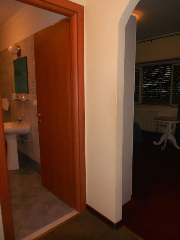 Hotel Rona Resort Rome