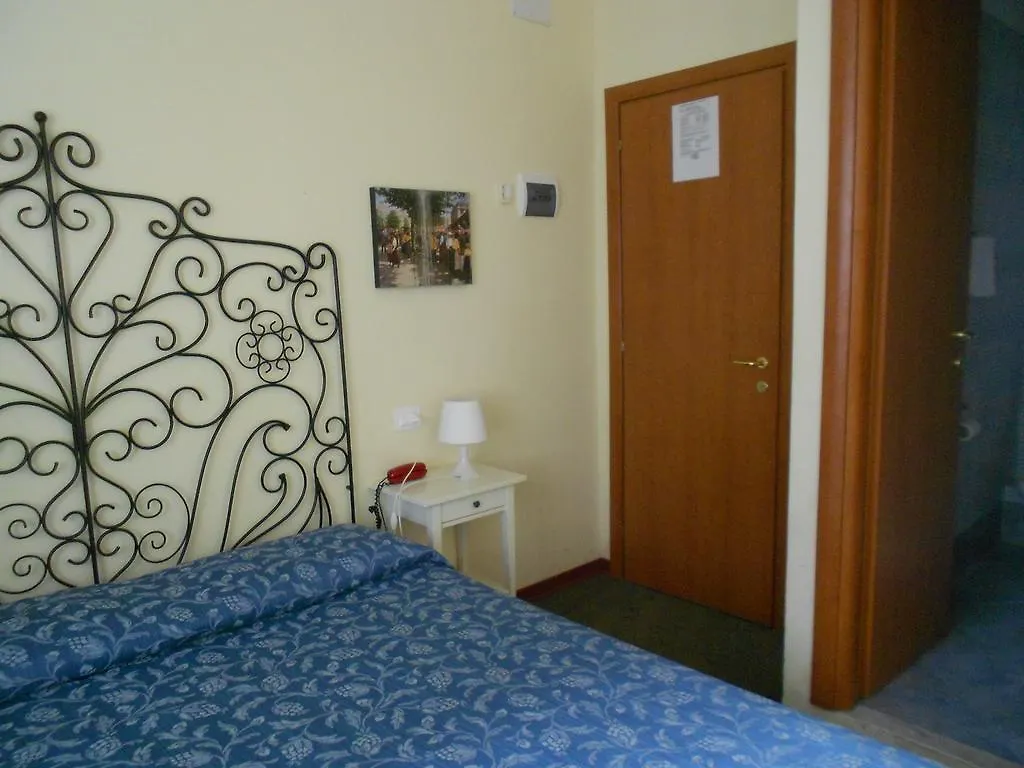Rona Resort Rome Hotel