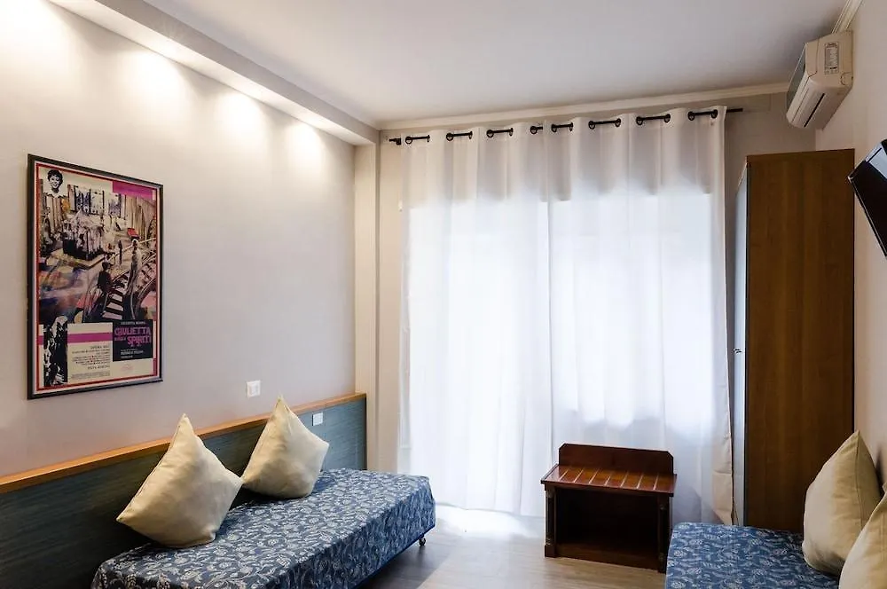 Rona Resort Rom Hotel