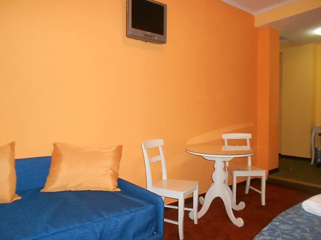 Rona Resort Rom 2*,  Italien