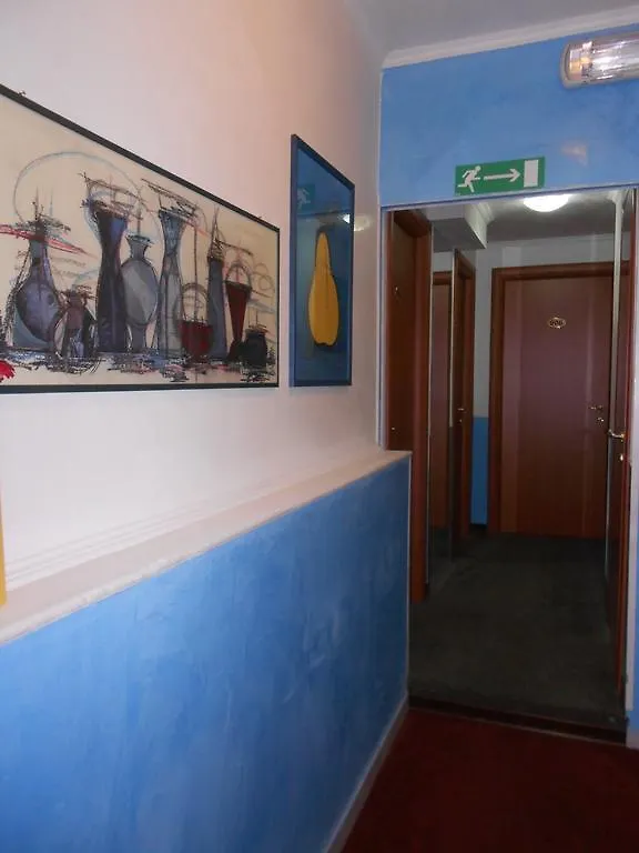 Rona Resort Rom 2*,  Italien